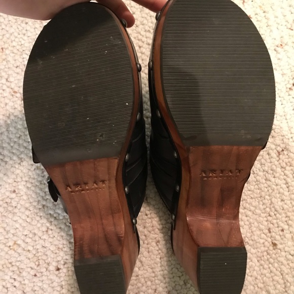 Ariat Black Leather Mule Clogs - Picture 3 of 5